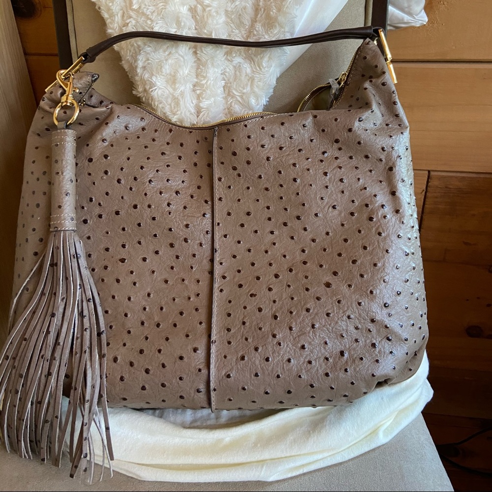 NWOT G.I.L.I Ostrich purse but is genuine leather